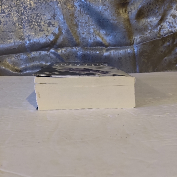 Anne Karenina By Leo Tolstoy  Penguin Classics Deluxe Edition - Picture 4 of 6